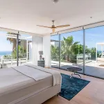 In Cabopino With Infinity Pool And Seaviews Вилла Марбелья