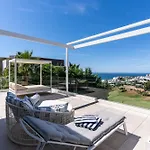 In Cabopino With Infinity Pool And Seaviews Марбелья