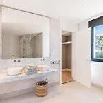 In Cabopino With Infinity Pool And Seaviews Вилла *