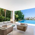 In Cabopino With Infinity Pool And Seaviews *