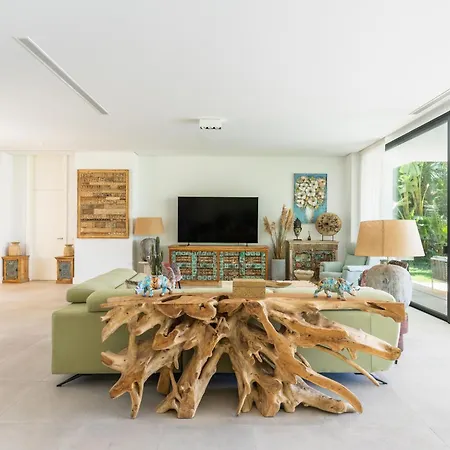 In Cabopino With Infinity Pool And Seaviews Вилла *