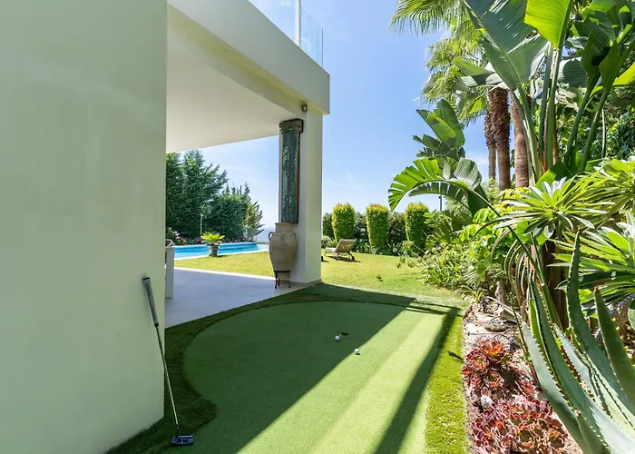 ヴィラ In Cabopino With Infinity Pool And Seaviews マルベーリャ