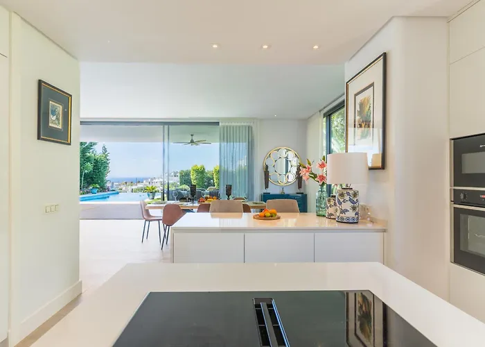 In Cabopino With Infinity Pool And Seaviews Marbella