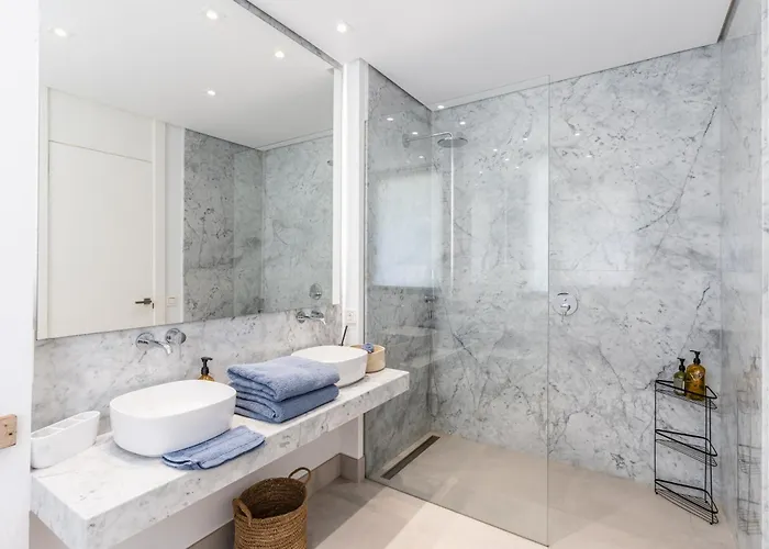 In Cabopino With Infinity Pool And Seaviews Villa *